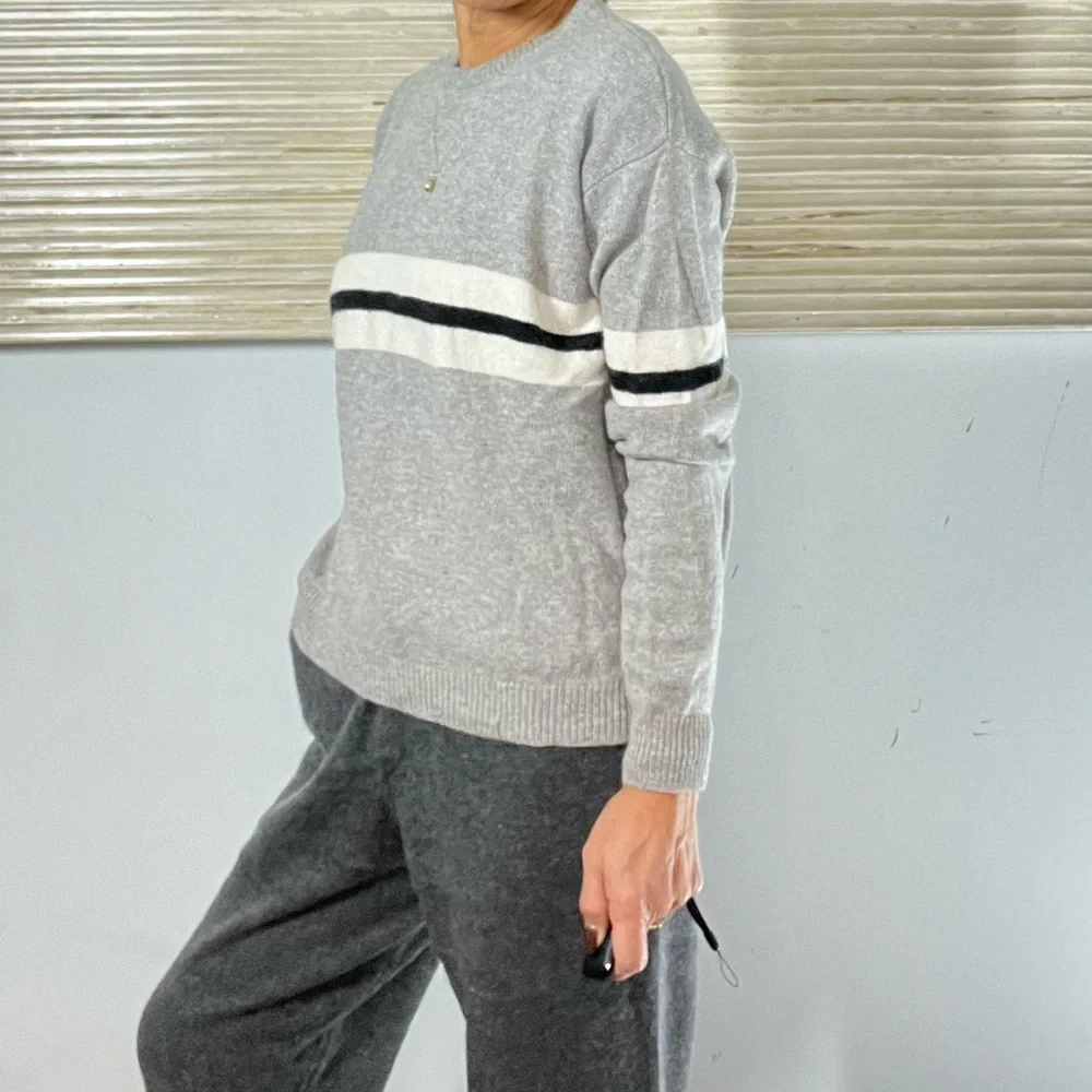 Brandy Melville Bernadette cashmere blend striped center sweater - Picture 2 of 13